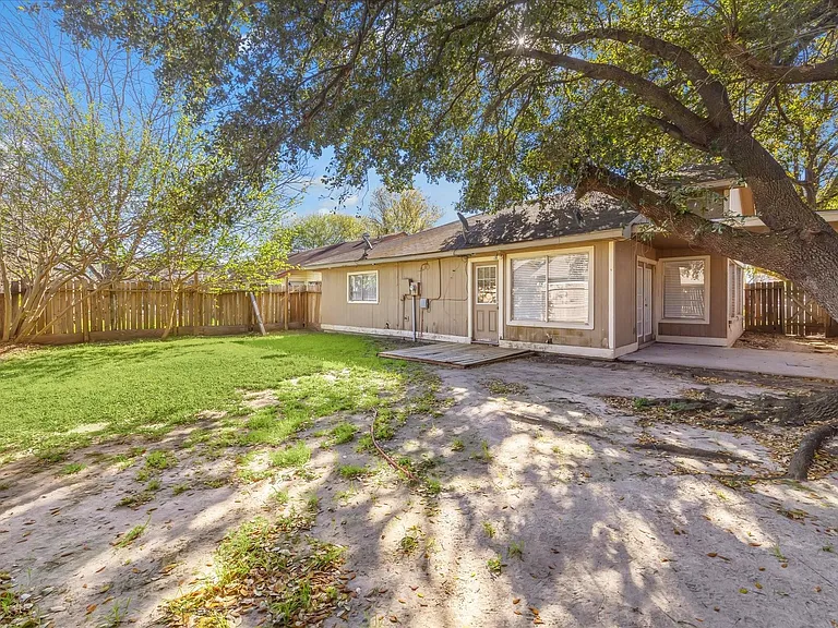23902 Silversmith Ln — Photo 13