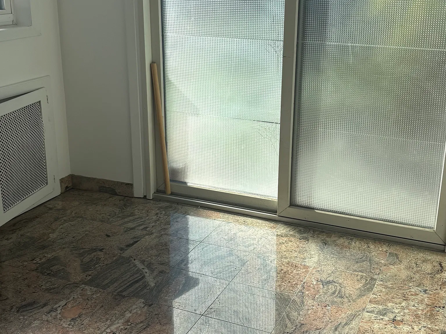 2 bed, 700 sqft, $2,600 — Photo 3