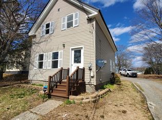 18 Pleasant St, Lincoln, ME 04457