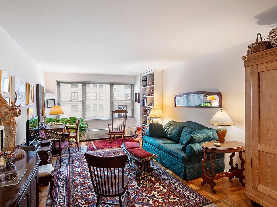 1st image of 15 W 72nd St APT 10M