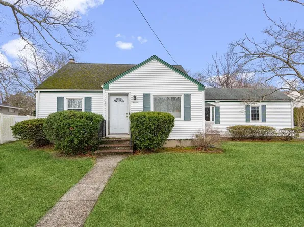 13 Vale Drive, Huntington, NY 11743