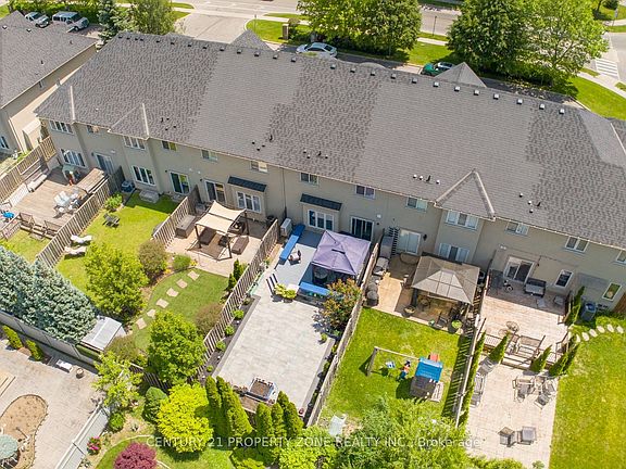 3rd image of 550 Stonehenge Dr