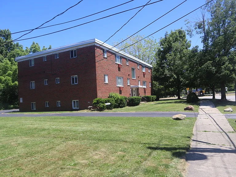 Bella Apartments — Photo 2