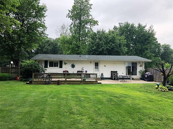 3rd image of 285 W Hickory Hills Dr