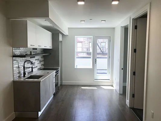 Rented by Lucky Apt Inc | media 133