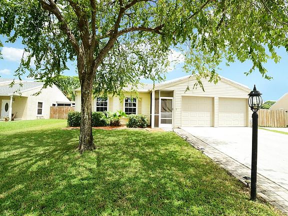 Home For Sale In Countrywood