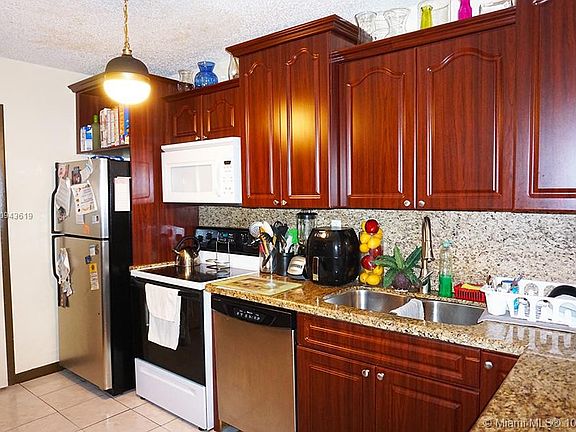 5th image of 3570 NW 200th St