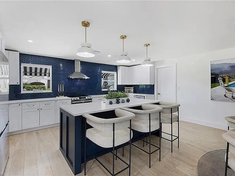 1600 Curlew Ave — Photo 4