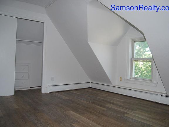 3rd image of 248 Waterman St Floor 3