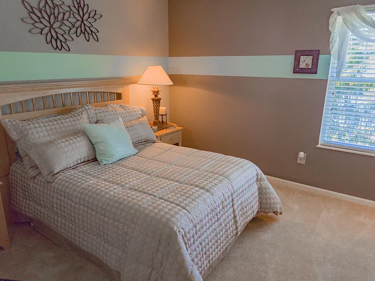 Sunlake Apartments — Photo 20