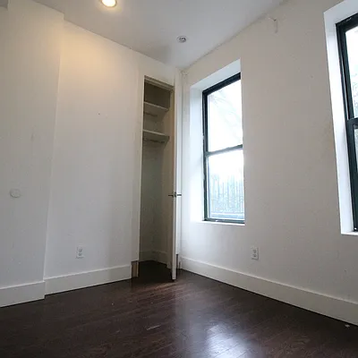 Rented by Nooklyn NYC LLC | media 61