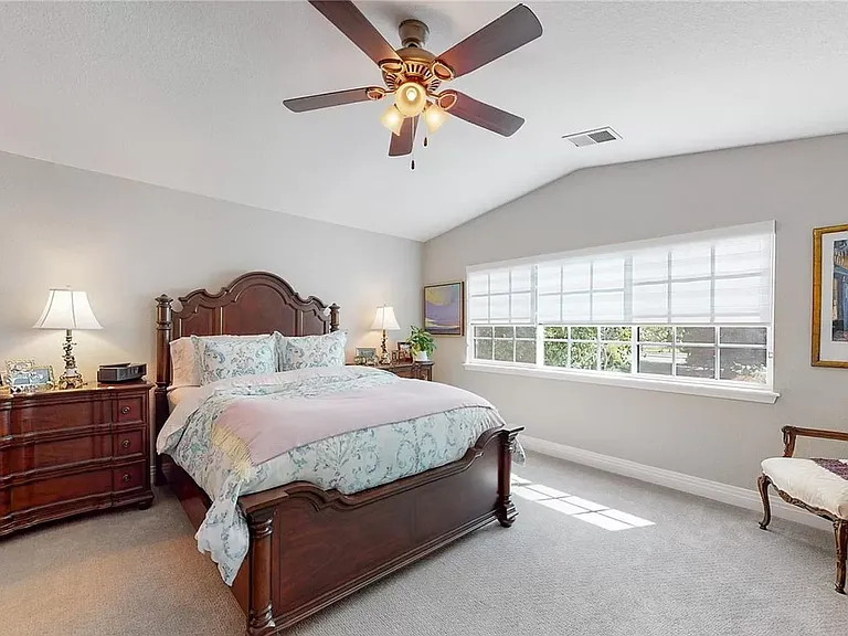 Main bedroom (big enough for a king bed)