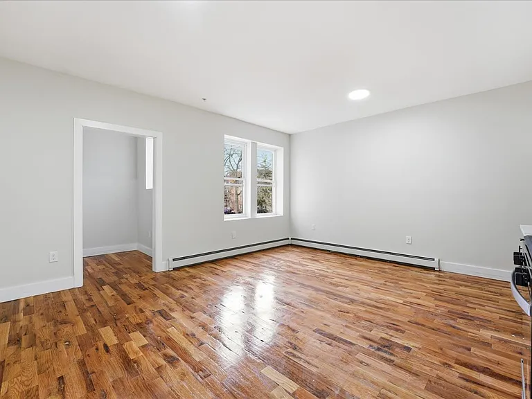 112-114 N Walnut St #2C — Photo 3