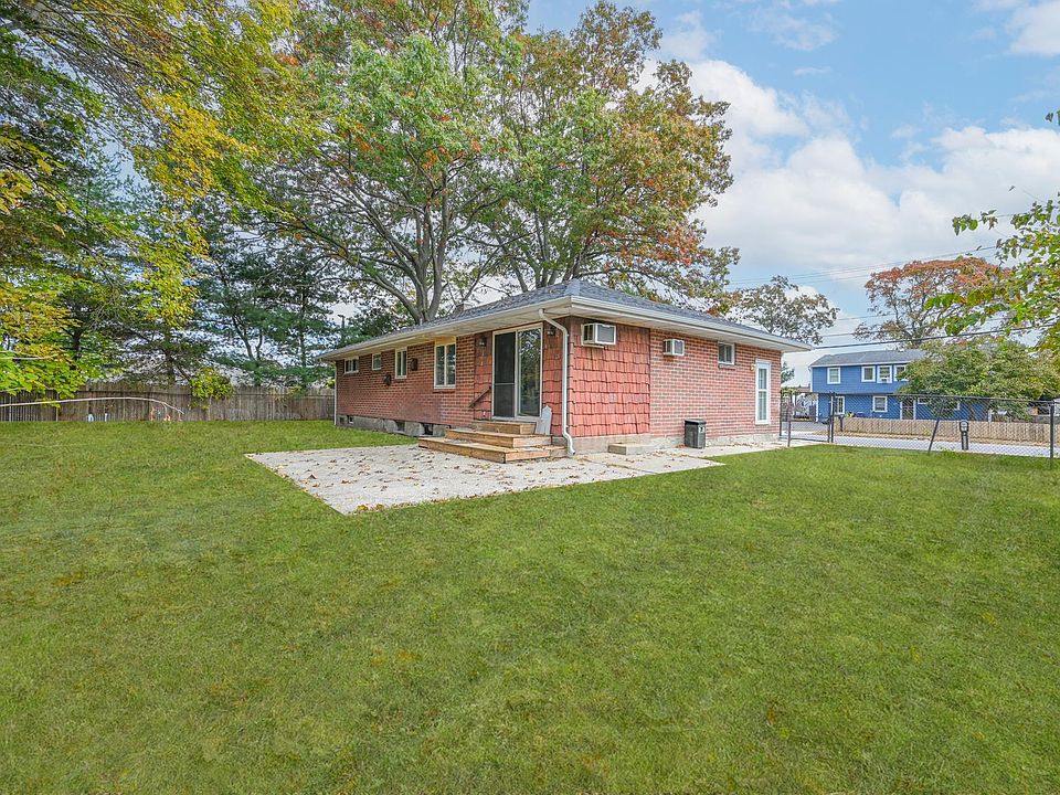 1st image of 22A Paula Blvd