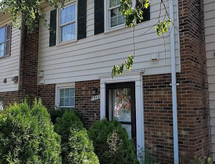7558 Whitehall Dr — Photo 4