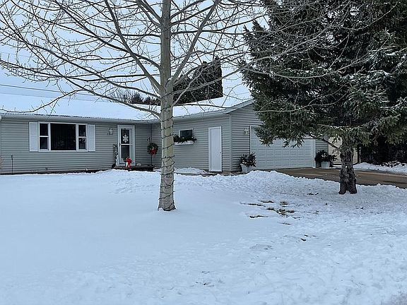 2nd image of 1377 Pinehurst Ln