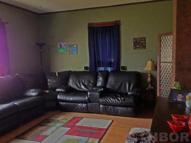 1st image of 614 W Fremont St