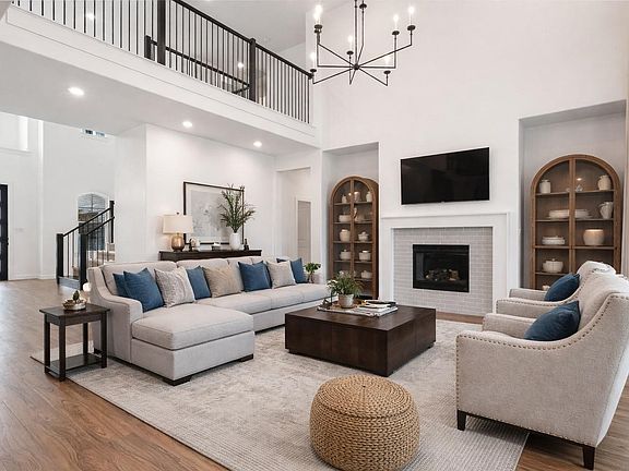 4th image of 1421 Valor Way