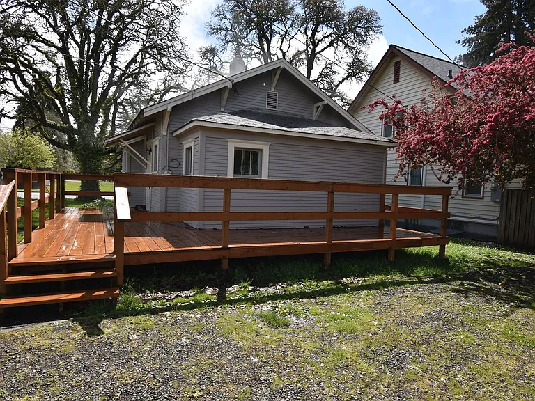 1503 Queen Ave SW — Photo 4