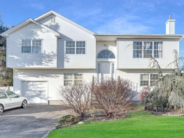 33 Clifton Street, Farmingdale, NY 11735