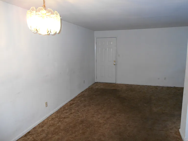 1427 E Tremont St #2 — Photo 4