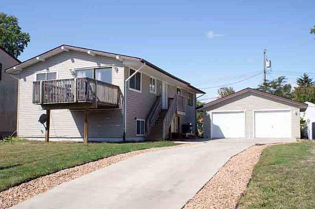 1st image of 2407 Youngman Ave