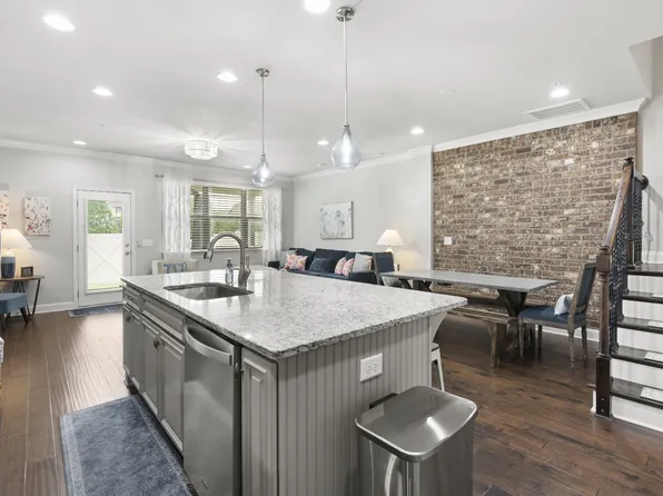 1444 Channing Dr, Thompsons Station, TN 37179