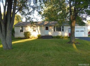 1675 Hopkins Rd, Getzville, NY 14068