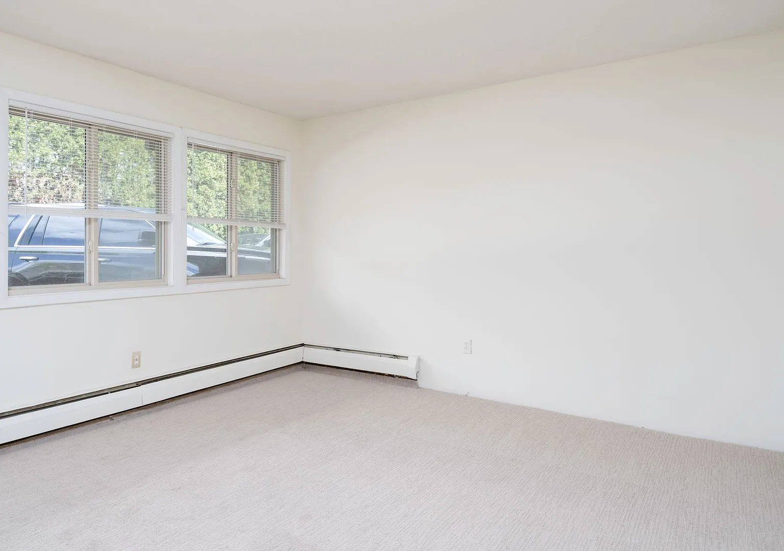 2122 Grand Ave S — Photo 4