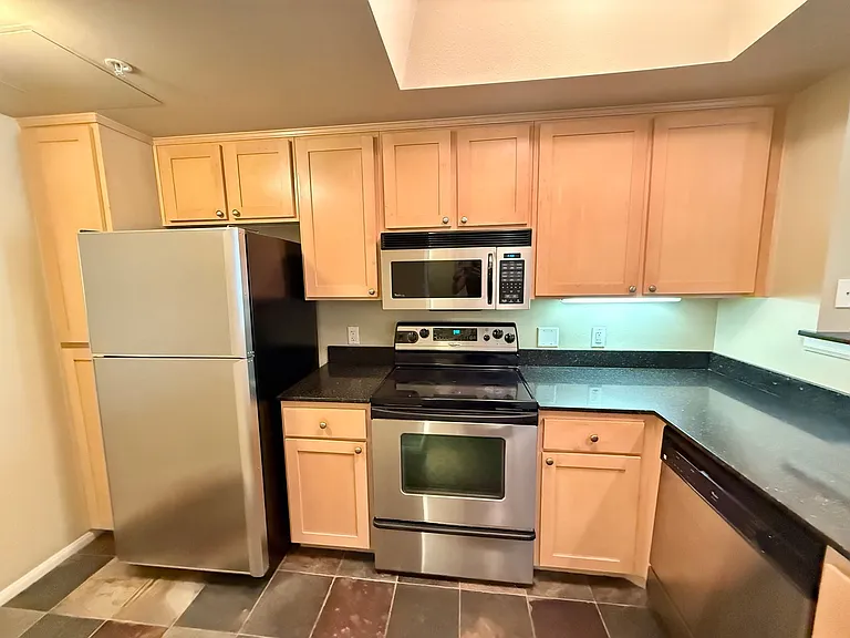 2400 5th Ave #219 — Photo 20