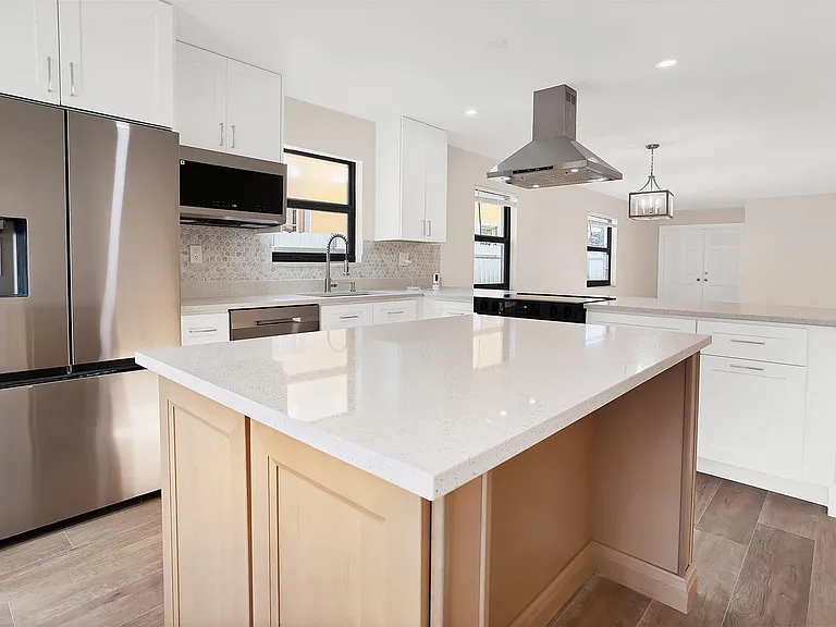 391 NW 58th Ave — Photo 13