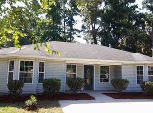 33 Sunflower Ln, Brunswick, GA 31520