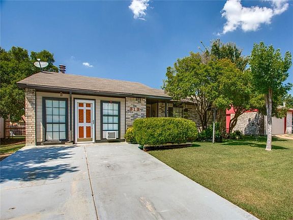 3rd image of 313 Rockcrest Dr