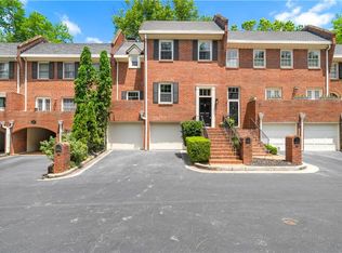 423 Jefferson Cir #423, Sandy Springs, GA 30328
