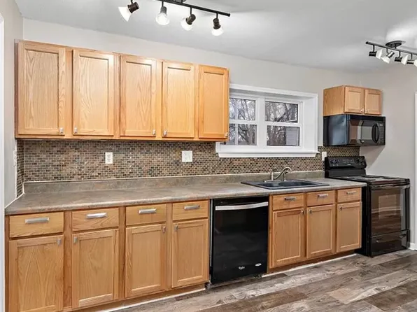 3821 N Michigan Ave, Kansas City, MO 64116