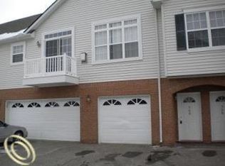 760 Olde English Cir, Howell, MI 48855