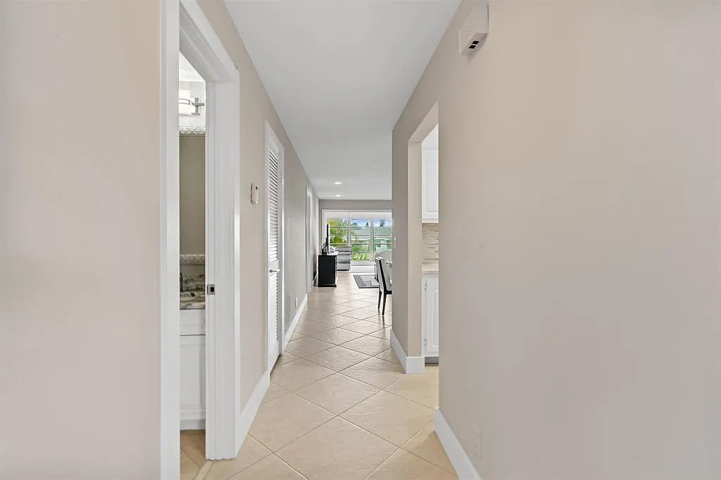 2 bed, 2.0 bath, 1221 sqft, $2,500 — Photo 4