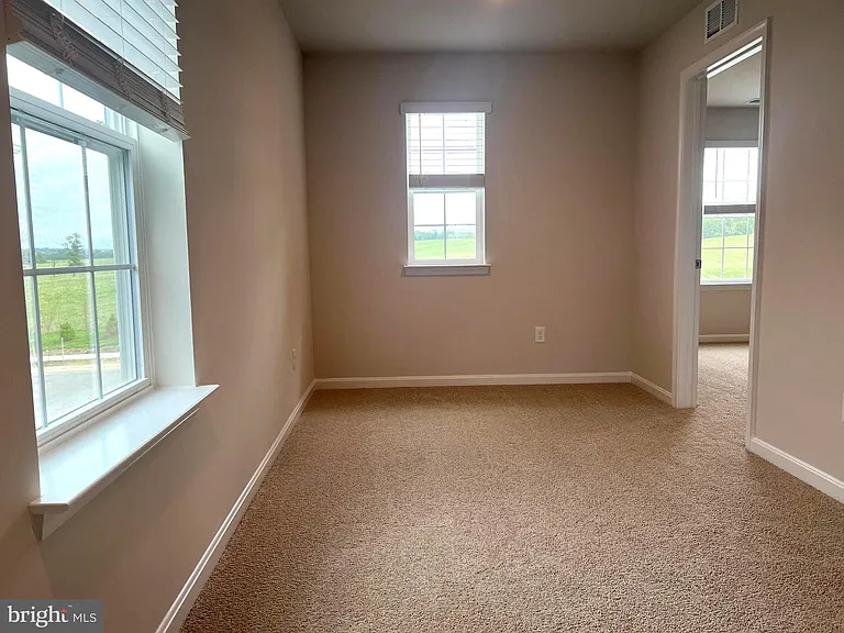 180 Hamstead Dr — Photo 18