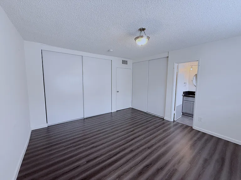10809 Camarillo St #1 — Photo 9