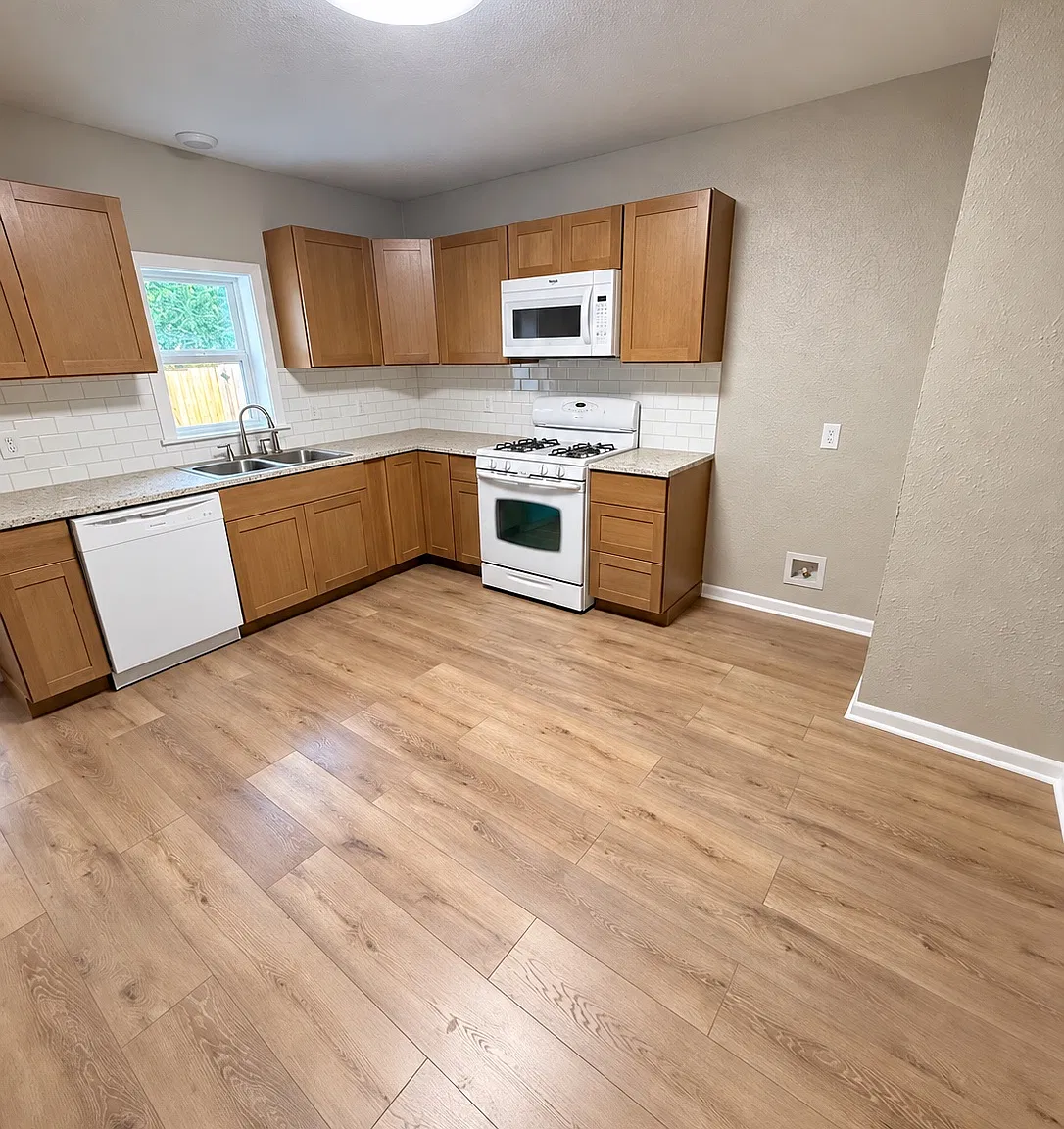 6008 Trinity St — Photo 1