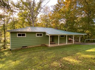 42 Stuart Cir, Hurricane, WV 25526