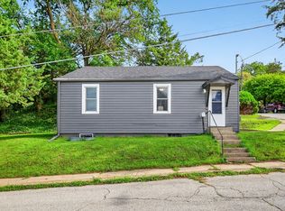 34 E Broadway St, Colfax, IA 50054