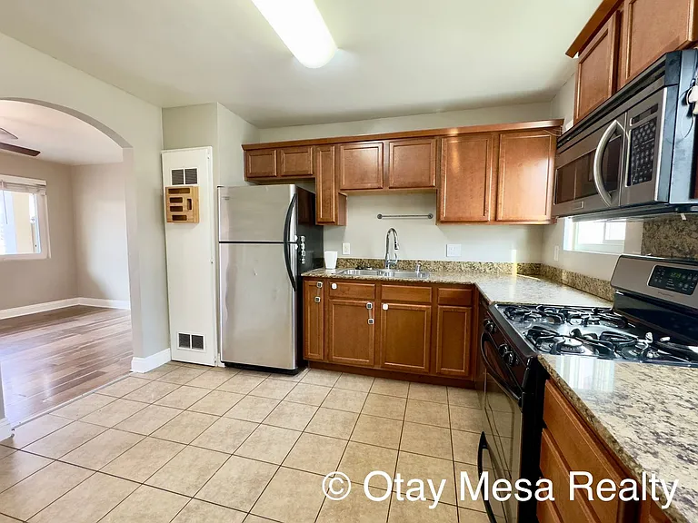 481 Palm Ave — Photo 1