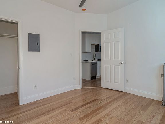 4th image of 153 Park Dr #H6
