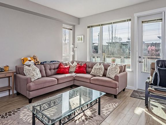 5th image of 3107 E Kent Ave N