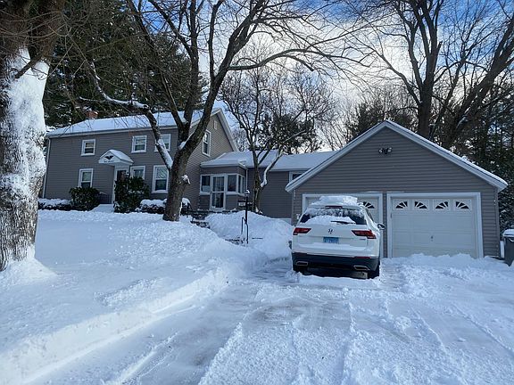 2nd image of 300 Charter Oak St #300