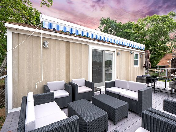 4th image of 17 Canoe Place Rd