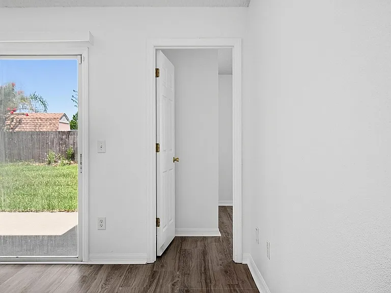 15 Renmont Ct — Photo 35