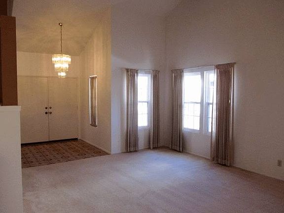 3rd image of 10205 Parkdale Ave
