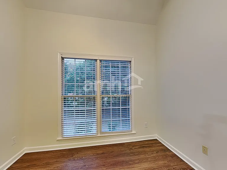 102 Selsey Dr — Photo 13